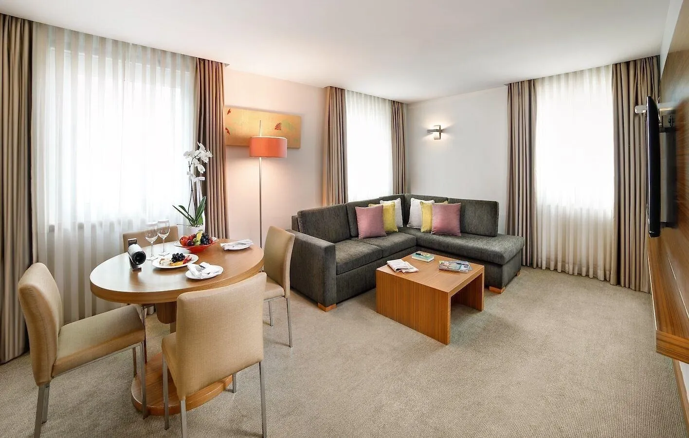 מלון Divan Istanbul City