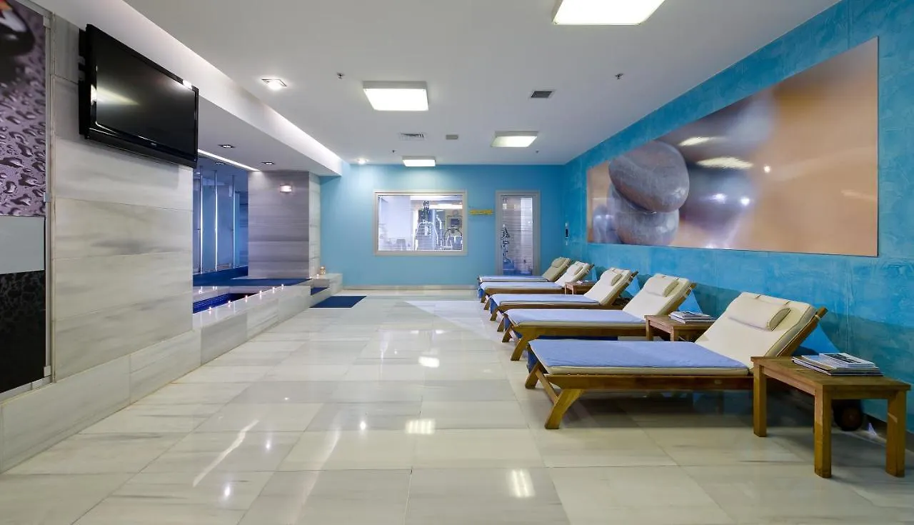 Divan Istanbul City 4*,