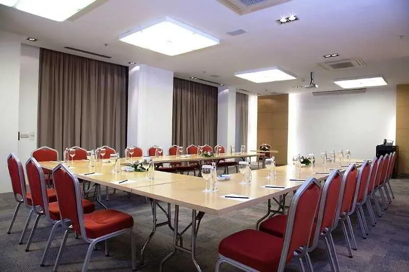 מלון Divan Istanbul City
