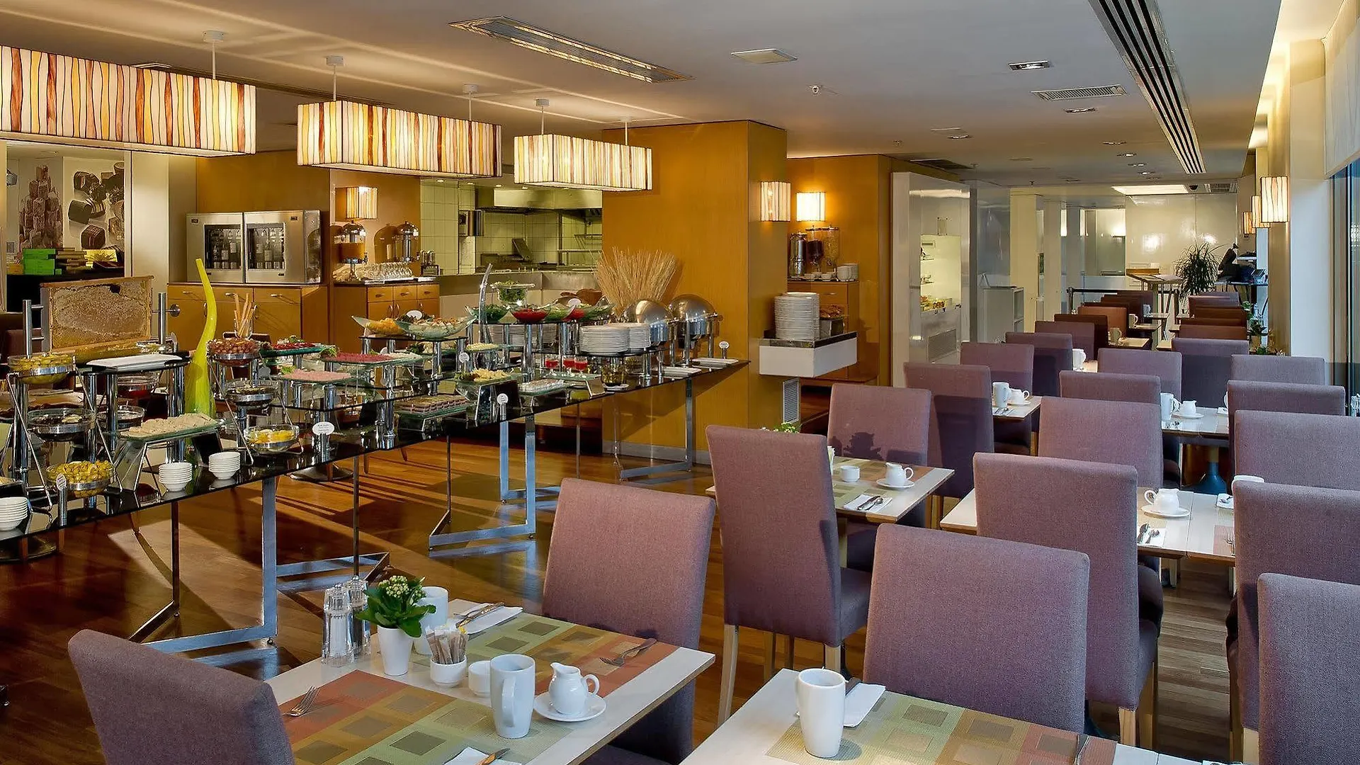 Divan Istanbul City 4*,